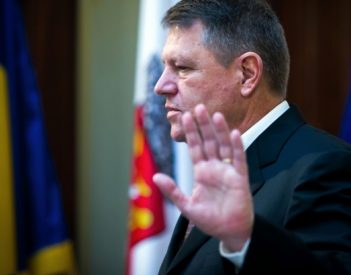 Nem közérdekű információ, hogyan védi a köz érdekét az államfő