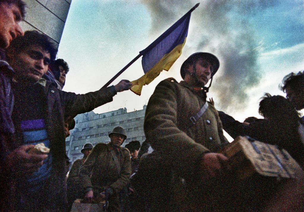 Tüntetők 1989-ben ukarestben. Fotó: Andrei Iliescu