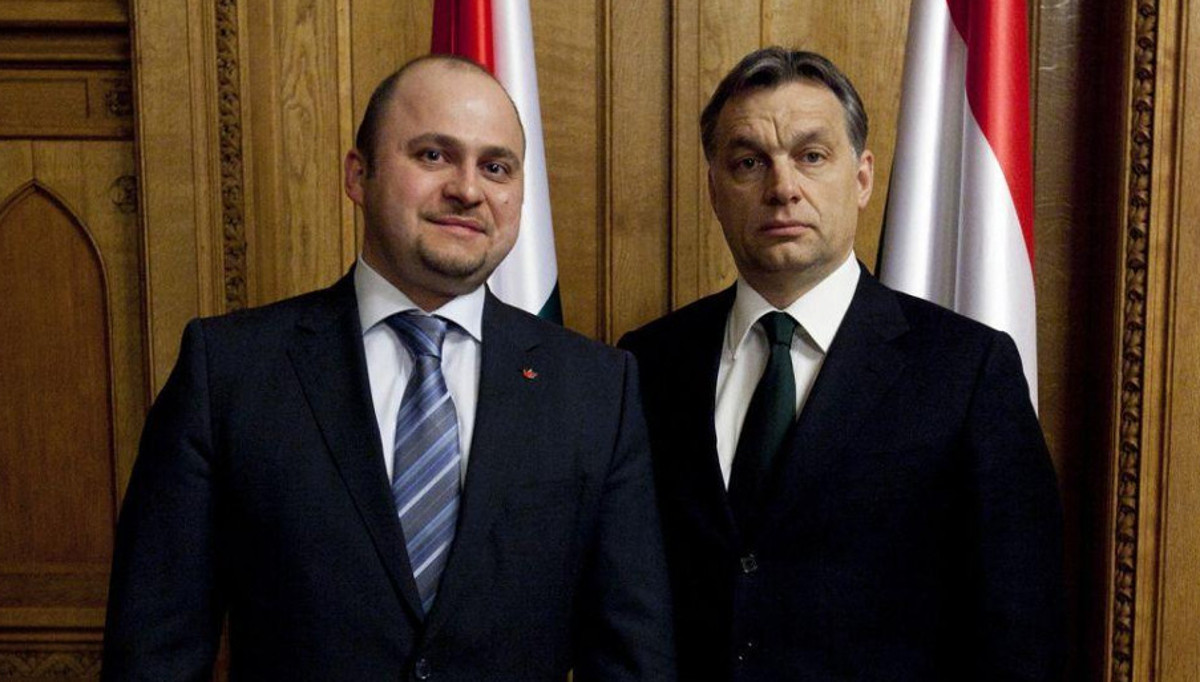 Olosz Gergely (balra) és Orbán Viktor. Fotó: nol.hu