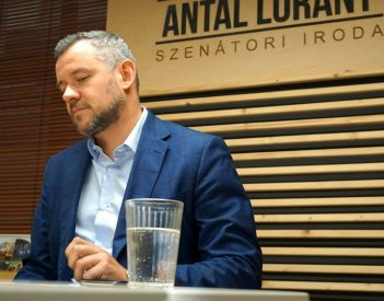 Úgy rendelt pályázatokat Csíkszereda Antal Lóránt cégétől, hogy azért büntetés járt