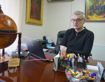 Magyarország karjába tolja a kárpátaljai magyarokat Ukrajna