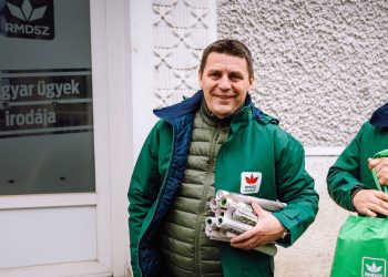 Császár Károly kampányol
