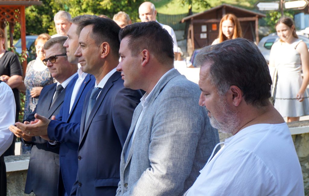 Megyei méltóságok Bertalan-napot ünnepelnek Széken, nyomozás nem zavarja őket.